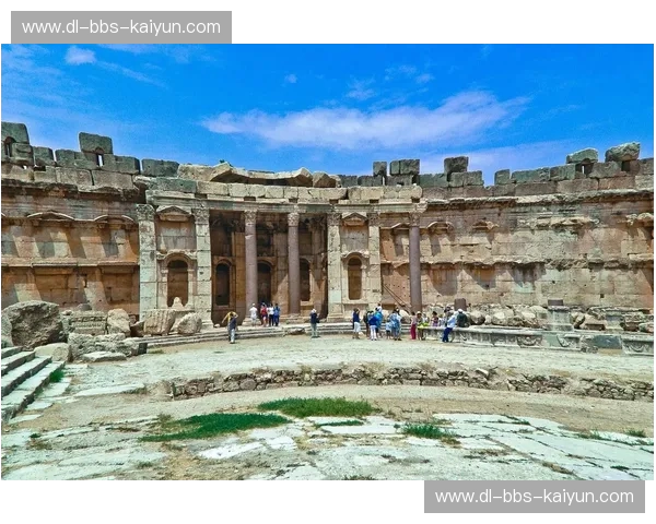 黄金袋鼠与美索不达米亚雄狮的博弈：澳大利亚VS伊拉克，不仅是足球，更是意志的史诗